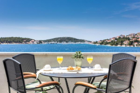  Apartments Oleandar  Рогозница